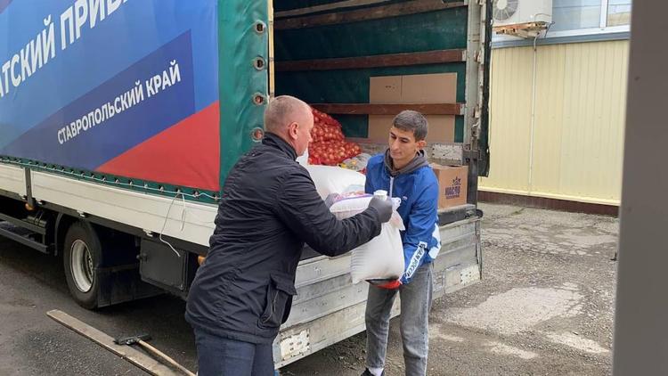 Десятая машина с гуманитарным грузом уехала из Ставрополя на «Солдатский привал»
