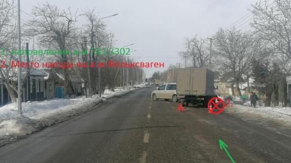 На Ставрополье злостный нарушитель ПДД въехал в припаркованную машину
