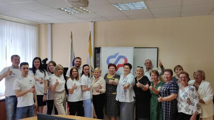 На Ставрополье в акциях центров общения людей старшего поколения участвует и молодёжь