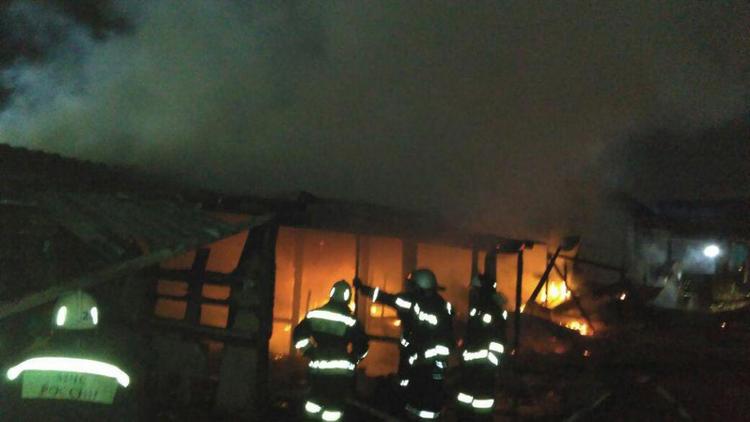 Крупный пожар произошел на рынке Горячеводска