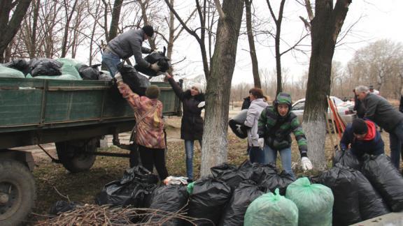 228 кубометров мусора собрали на первом субботнике сезона в Невинномысске