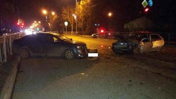 В Кисловодске три человека пострадали в столкновении «ВАЗа» с «Киа Рио»