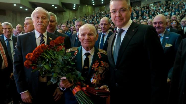 Губернатор Ставрополья вручил медаль ветерану Великой Отечественной войны