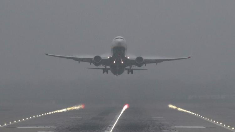Самолёт из Москвы не смог совершить посадку в Ставрополе из-за тумана