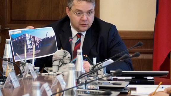 Губернатор Владимиров потребовал ускорить работу по переселению ставропольцев из аварийного жилья