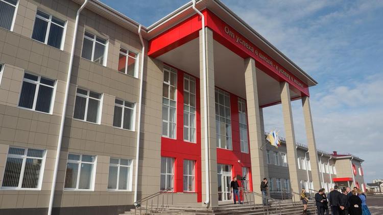 В рамках госпрограммы в 2023 году на Ставрополье отремонтируют 10 сельских школ