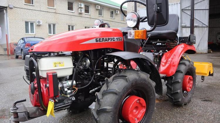 Трактор для подготовки газонов прибыл в Невинномысск