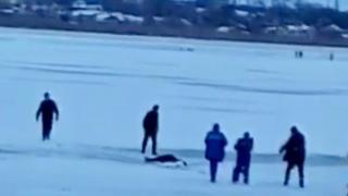 В Будённовске под лёд провалились двое детей
