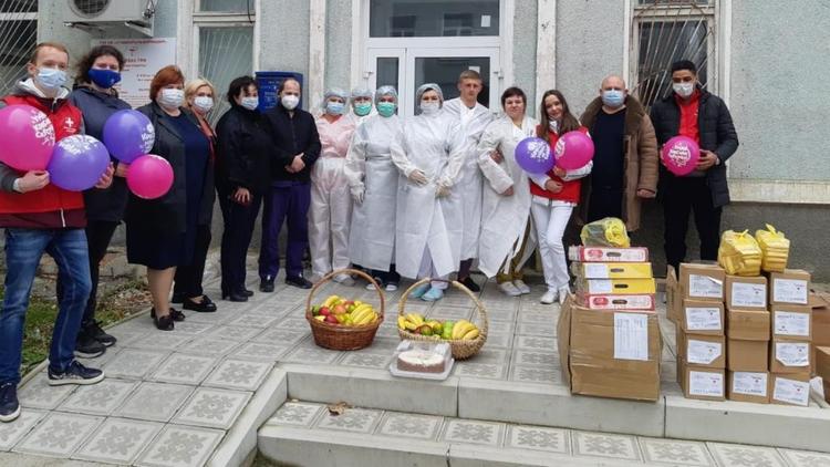 Депутаты Ставрополья вместе с волонтёрами поддерживают людей в период пандемии