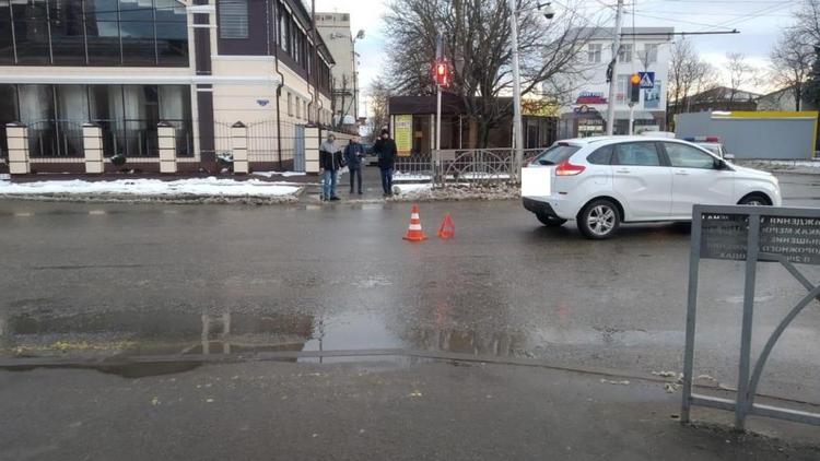В Ставрополе мужчина перебегал дорогу и угодил под машину