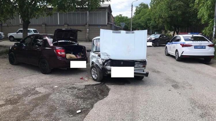 В Пятигорске автоледи спровоцировала тройное ДТП с пострадавшими