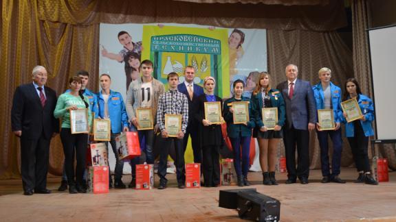 В Ставропольском крае назвали имена лучших молодых виноградарей