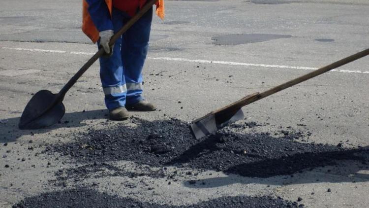 Новая техника для ямочного ремонта дорог появится в Железноводске