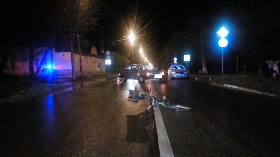 В Будённовском районе пьяный велосипедист попал под автомобиль