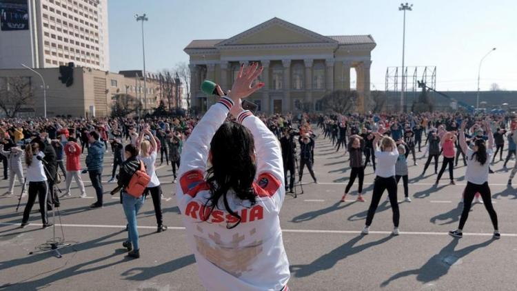 Самую массовую зарядку сделали жители Ставрополя к Дню здоровья