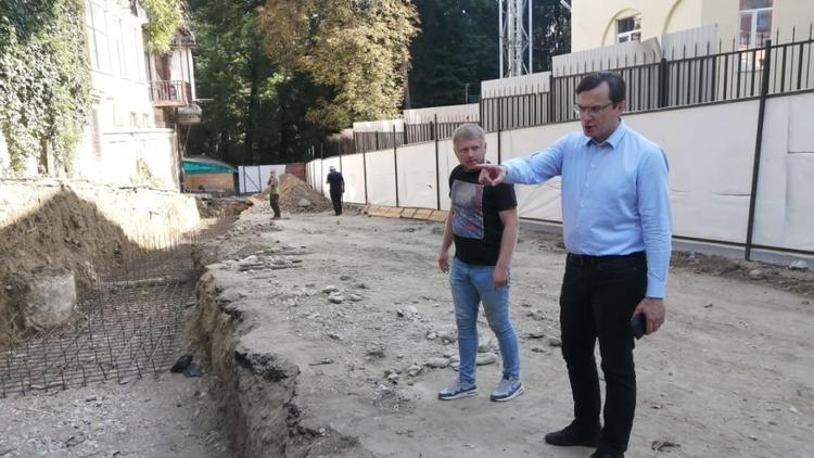 Глава Кисловодска проинспектировал главные строительные площадки города