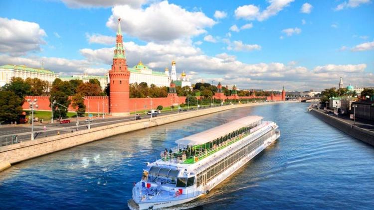 На теплоходе по Москве-реке: варианты речных прогулок, популярные маршруты