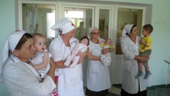 В Пятигорске сестры милосердия стали крестными для детей, от которых отказались родители