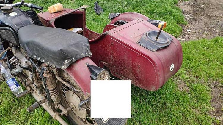 Мотоциклист из села Спицевка уронил пассажирку: у неё травма головы