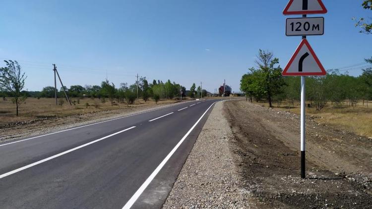 На Ставрополье обновили 2 участка трассы Подъезд к Черкесску – Беломечётская