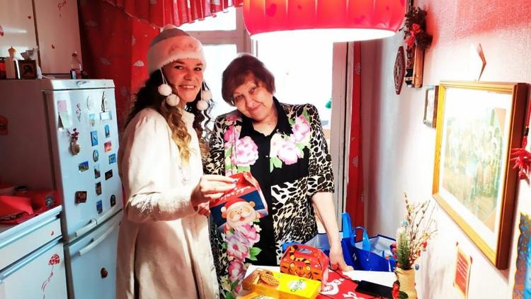 «Корзины радости» подарили одиноким пенсионерам и ветеранам в Железноводске