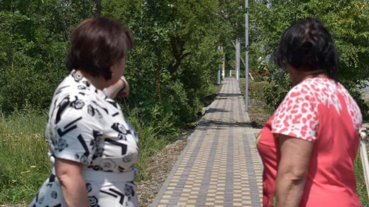 В селе Водораздел на Ставрополье оборудуют пешеходную дорожку