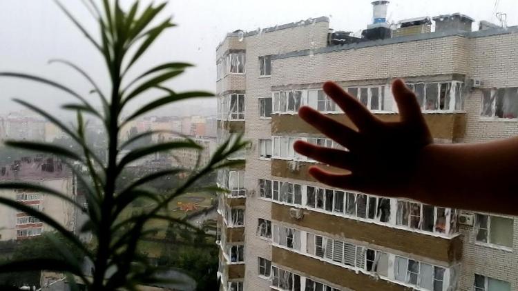 В Ставрополе годовалый малыш чуть не выпал из открытого окна