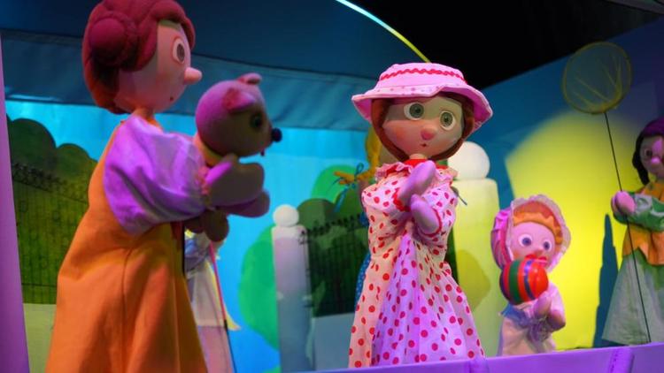 Премьеру сказки «Цветик-Семицветик» представили кукольники юным ставропольцам