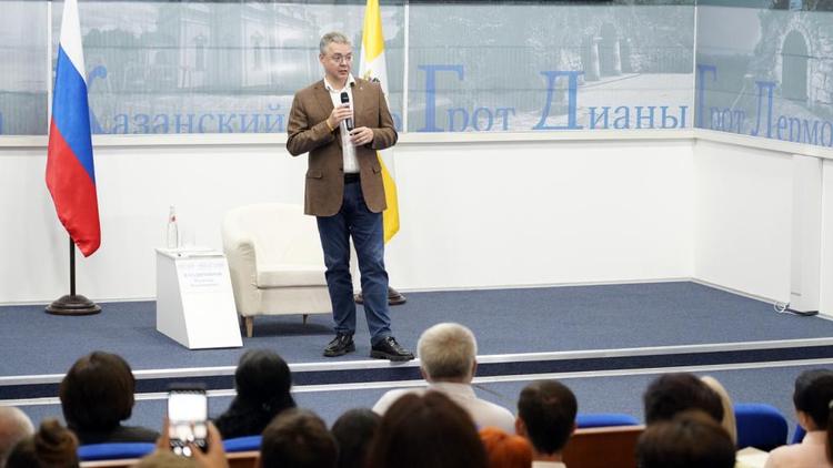 Губернатор поддержал идею ввести в школьную программу курс истории «Родное Ставрополье»