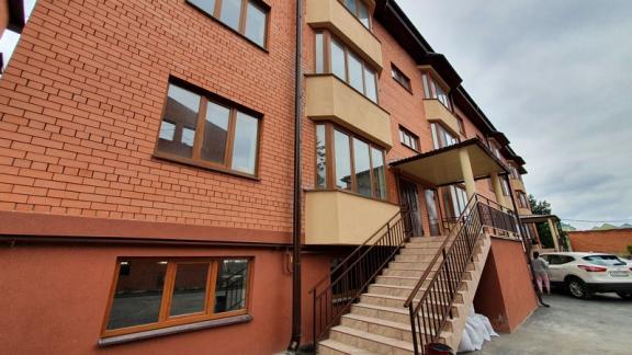 В Предгорном районе Ставрополья дети-сироты получили ключи от новых квартир