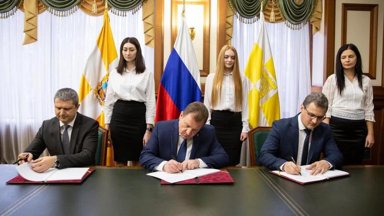Глава Ставрополя заключил трёхстороннее соглашение с профсоюзами и работодателями