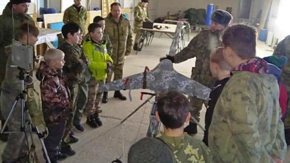 Управлению беспилотниками учат казачат села Надежда на Ставрополье