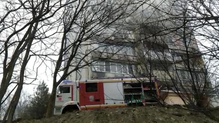 Из многоэтажки в Железноводске эвакуировали 50 человек из-за пожара
