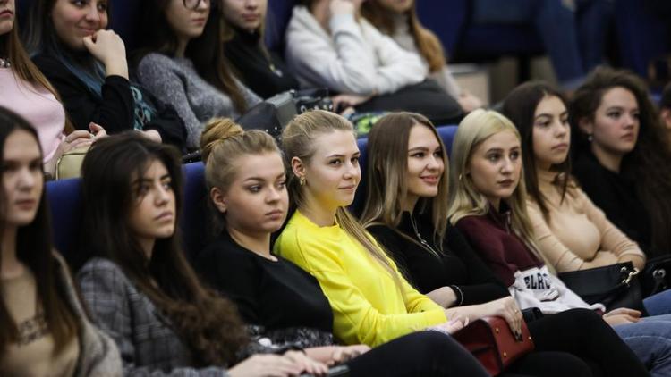 Ставропольские студенты до 30 апреля могут оформить социальное пособие на проезд