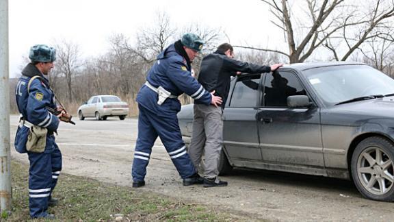 Сотрудники ГИБДД задержали 6 человек, находившихся в розыске на Ставрополье