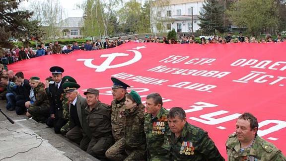 На Ставрополье «Знамя Победы» отправилось автопробегом по городам и районам края