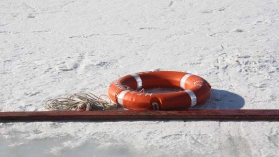 В Ессентуках спасатели вытащили из ледяного озера скрывавшегося преступника