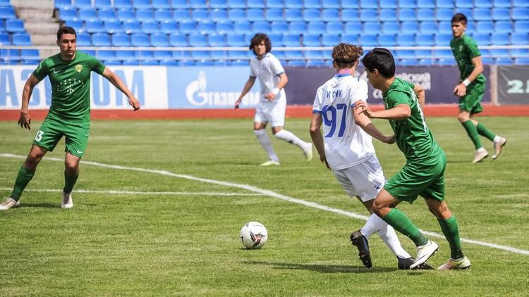Ставропольские футболисты победили в домашних матчах