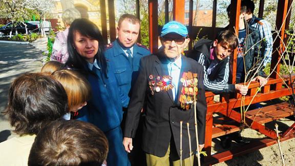 Воспитанники детского дома № 9 встретились с ветераном Великой Отечественной войны