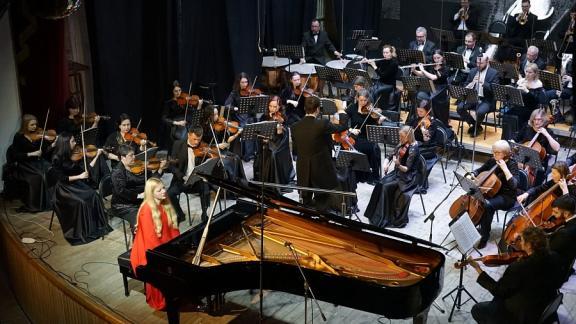 В Ставрополе с большим успехом провела концерт к юбилею Рахманинова пианист с мировым именем Валентина Лисица