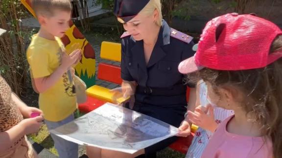 Автоинспекторы Ставрополя отправились в гости к воспитанникам детских садов