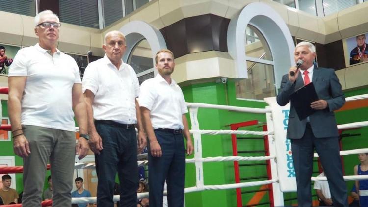 На Ставрополе стартовало открытое первенство училища олимпийского резерва по боксу