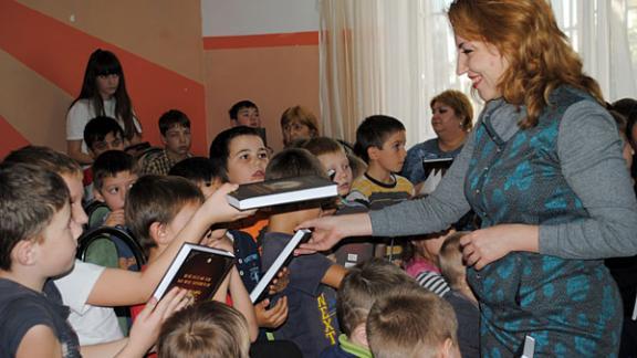 «Ростелеком» подарил «мир знаний» воспитанникам центра «Надежда» в Черкесске