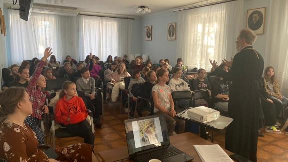 Беседу о духовном наследии народа провел служитель Ставропольской епархии