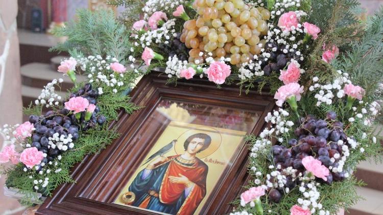В Михайловском соборе 14 февраля чествовали Святого мученика Трифона