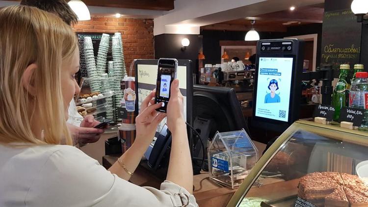 «Ростелеком» и банк «Русский стандарт»: в сети кофеен CoffeeBean запущена оплата по биометрии