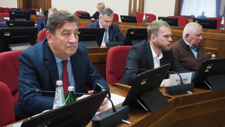 Депутаты Ставрополья обсудили способы предотвращения гибели птиц при борьбе с грызунами