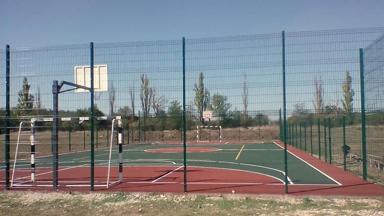 В ставропольском посёлке Приэтокском построили безопасную спортивную площадку