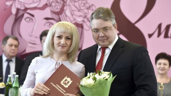В канун 8 Марта губернатор встретился с активом совета женщин Ставрополья
