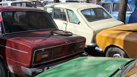 Утилизацию старых автомобилей российский автопром просит продолжить до 2012 года